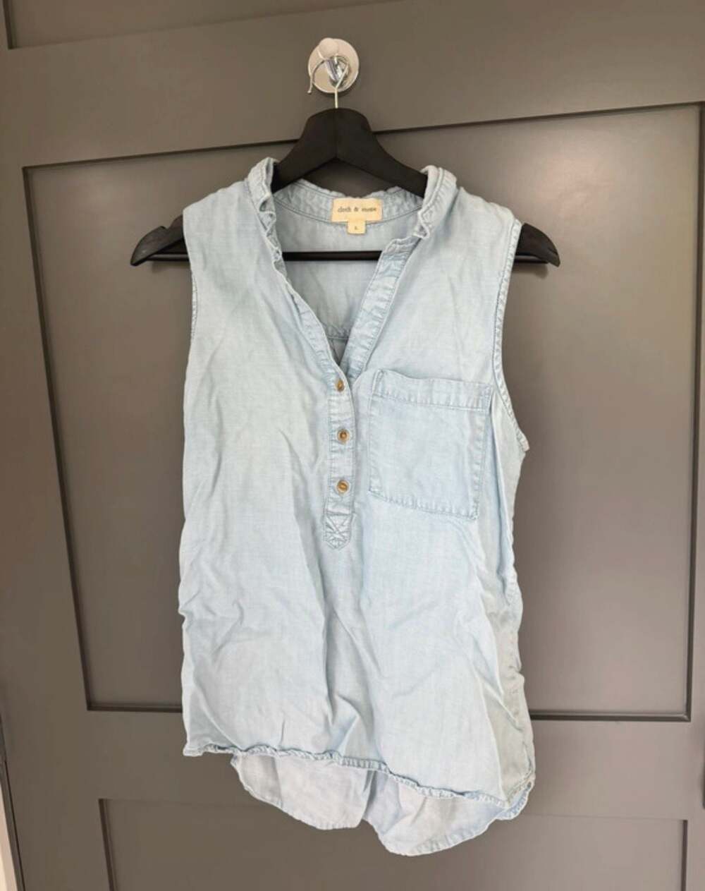 Cloth & Stone Blue Chambray Sleeveless Button Down Henley Tencel Tank Top